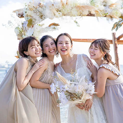 家族と親しい友人で結婚式