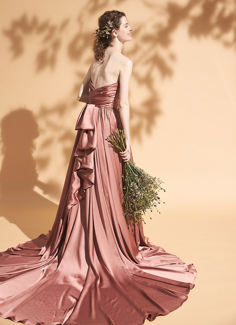 フェミニン ドレス