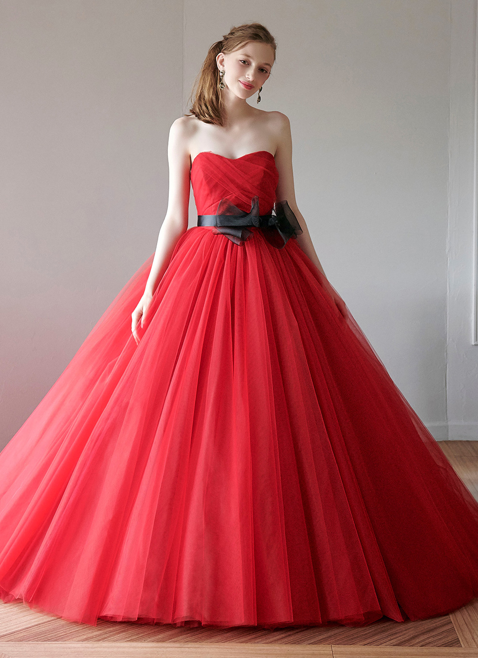 フェミニン ドレス