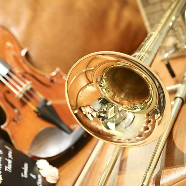 結婚式にゲストが酔いしれる贅沢な生演奏を