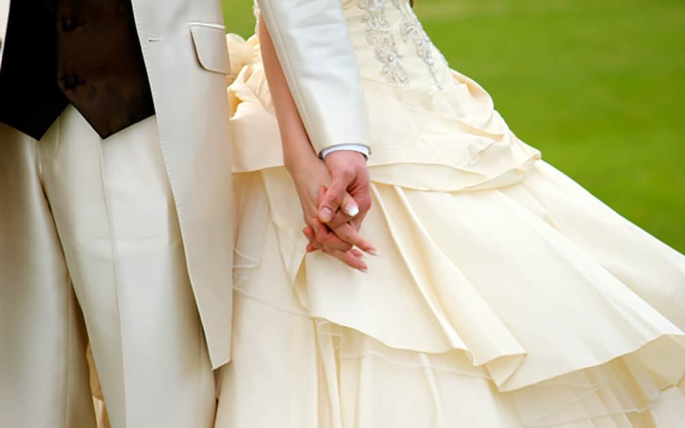 新郎新婦がつけるロゼットとは？ゲストへのおもてなし活用術も