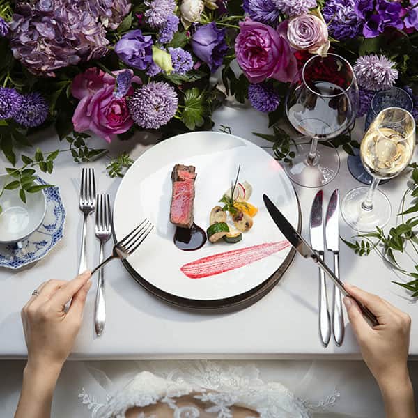 結婚式のテーブルマナー。基本を心得てお食事美人に♪