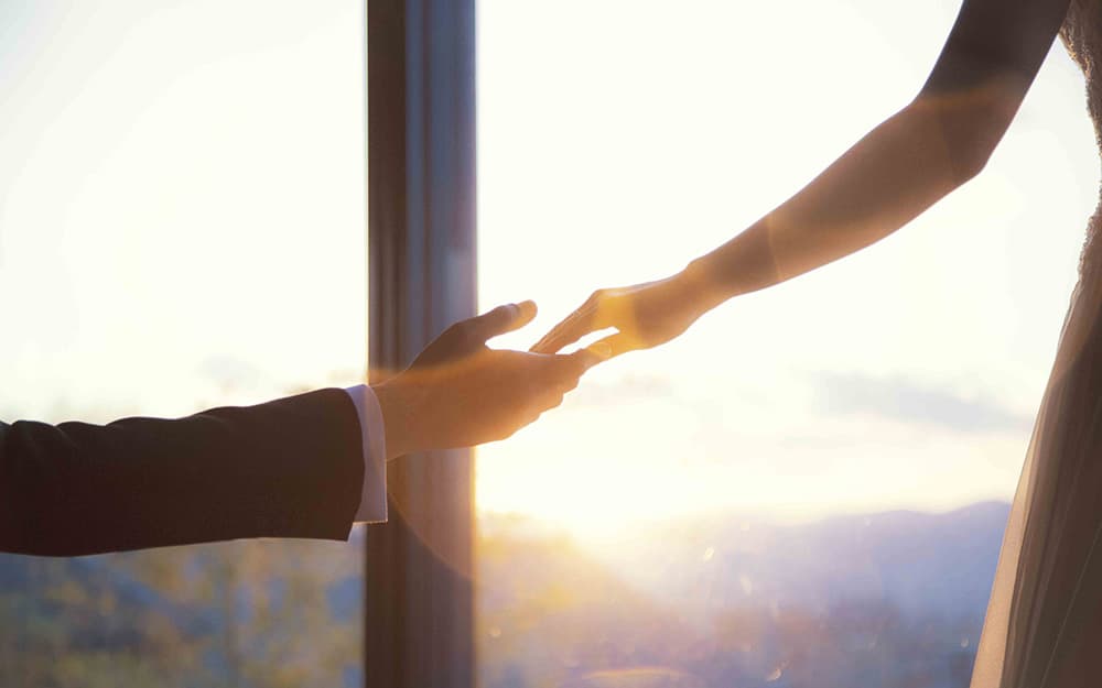 婚約指輪をいつ買うか悩んでいる方へ！時期や流れ、成功ポイントを紹介