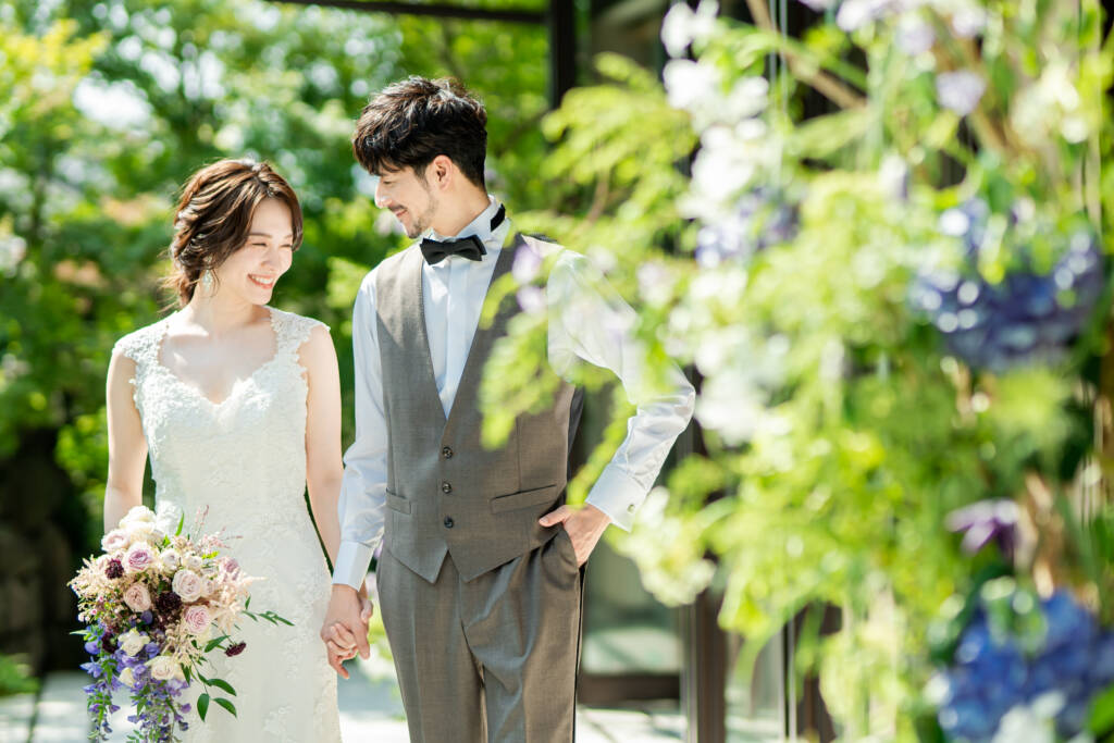 ウエディングドレスの予約はいつまでに？時期やドレス選びの流れを解説