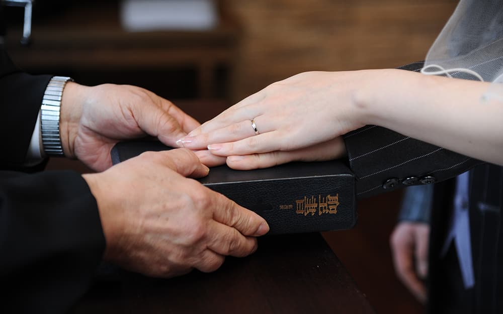 キリスト教式とは？式の流れや魅力、オススメの演出も！