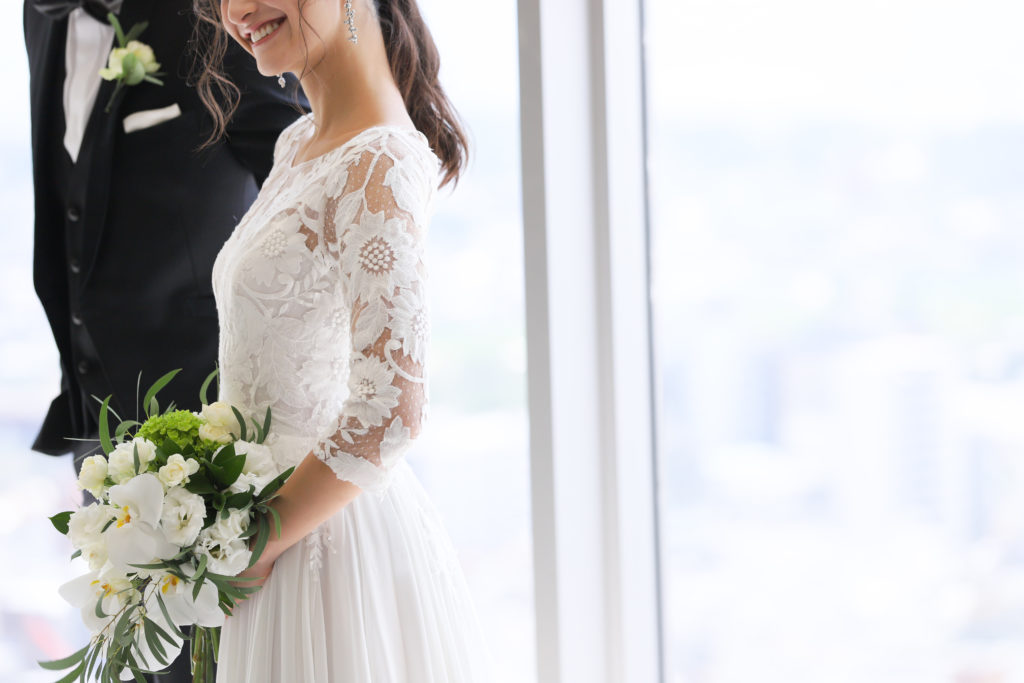 新型コロナで結婚式はどうするのがベスト？時期や対策など詳しく！