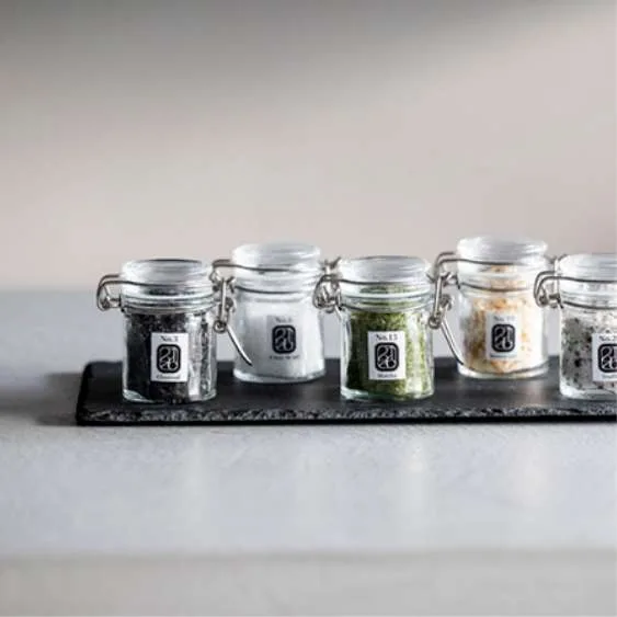 ドレス＆アイテムのビジュアル