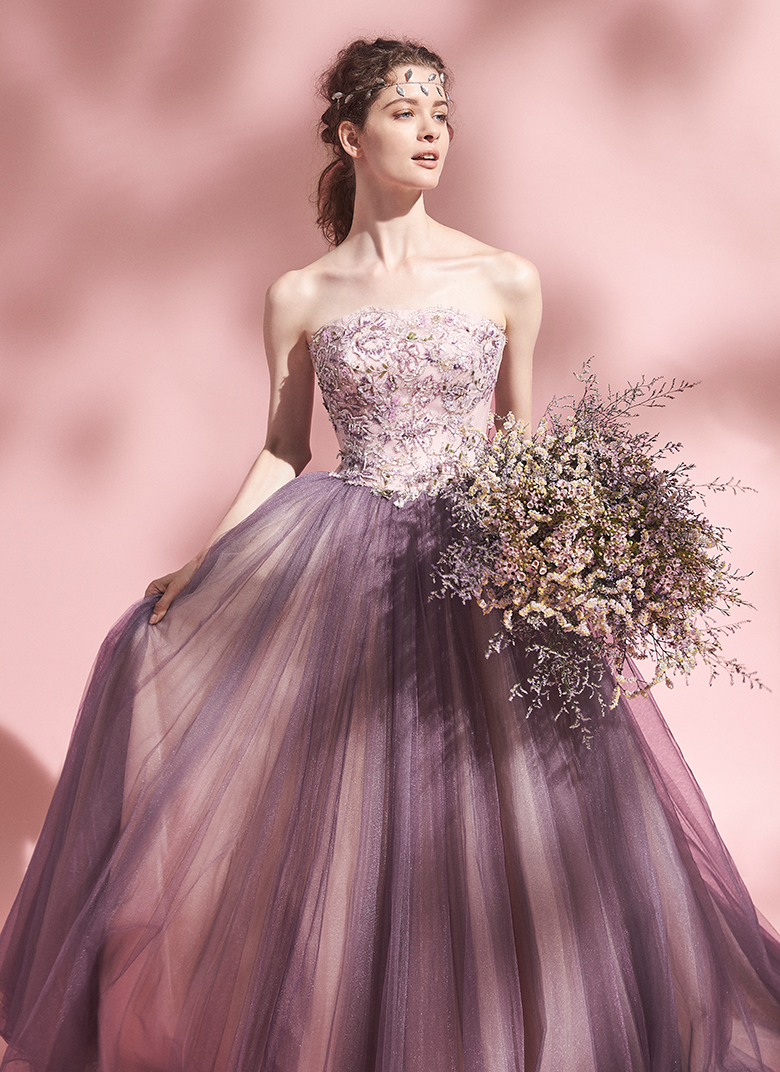 フェミニン ドレス