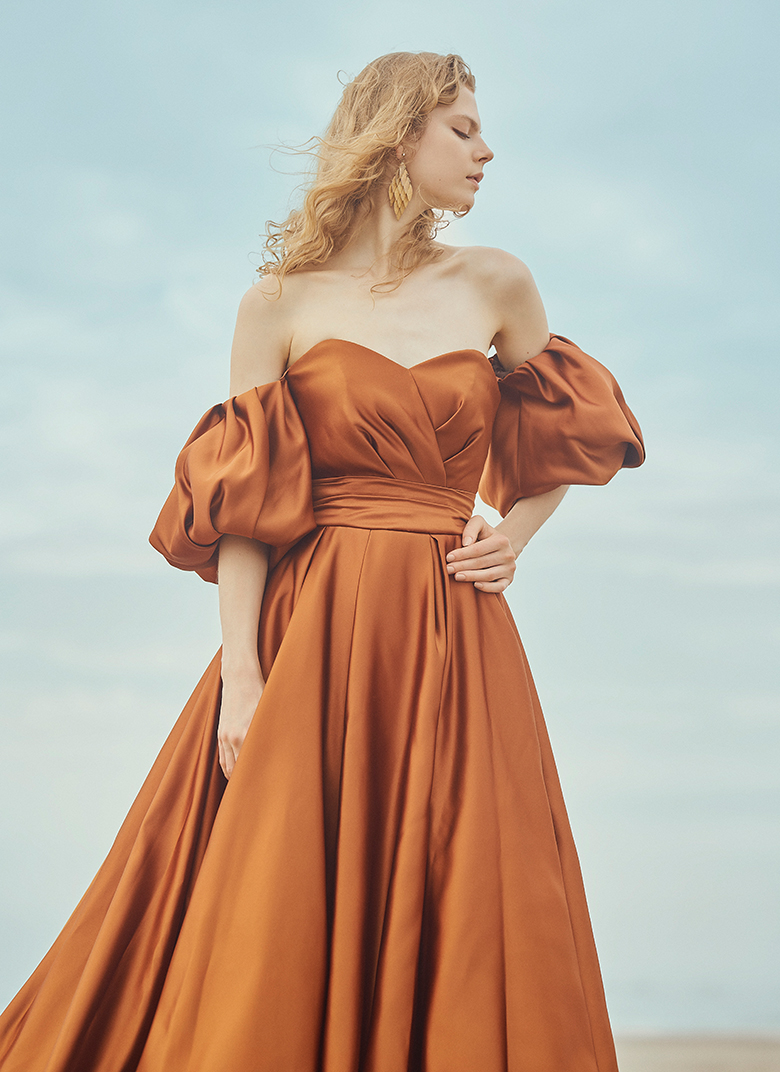 フェミニン ドレス