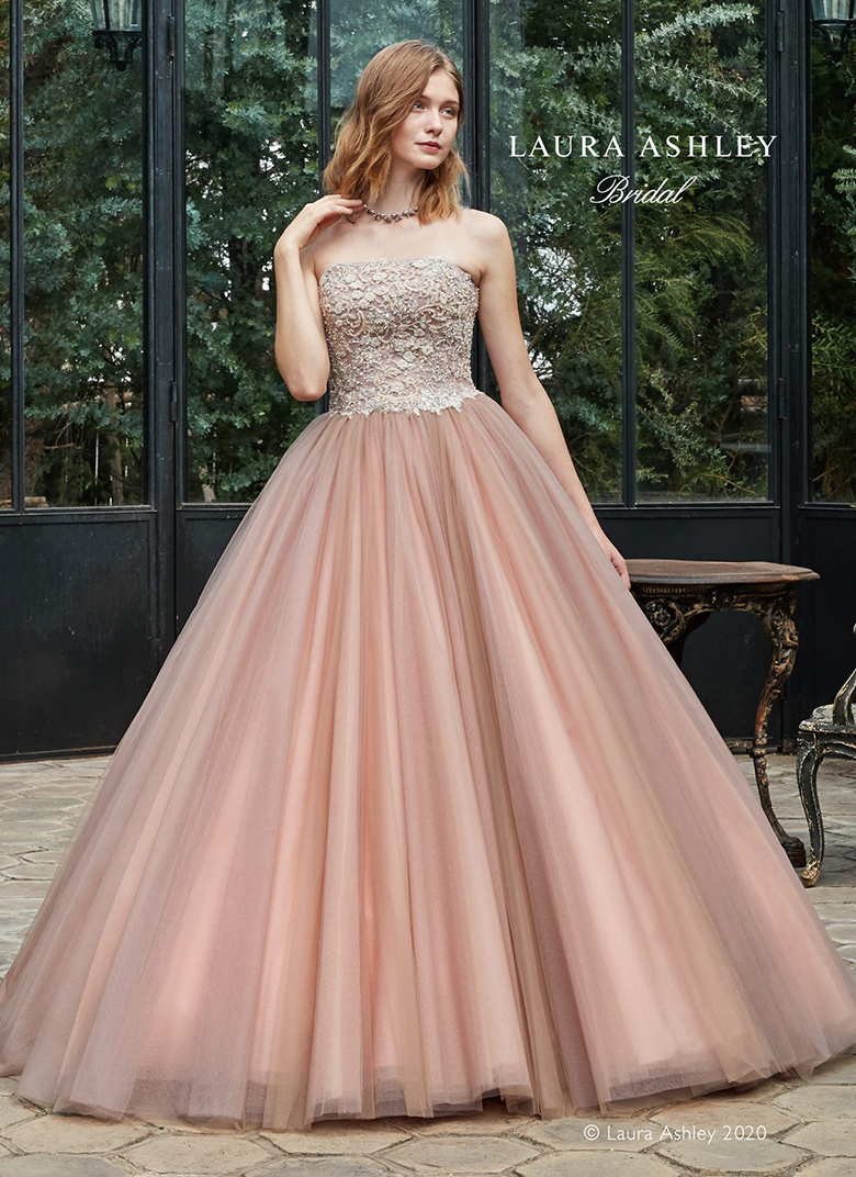 フェミニン ドレス